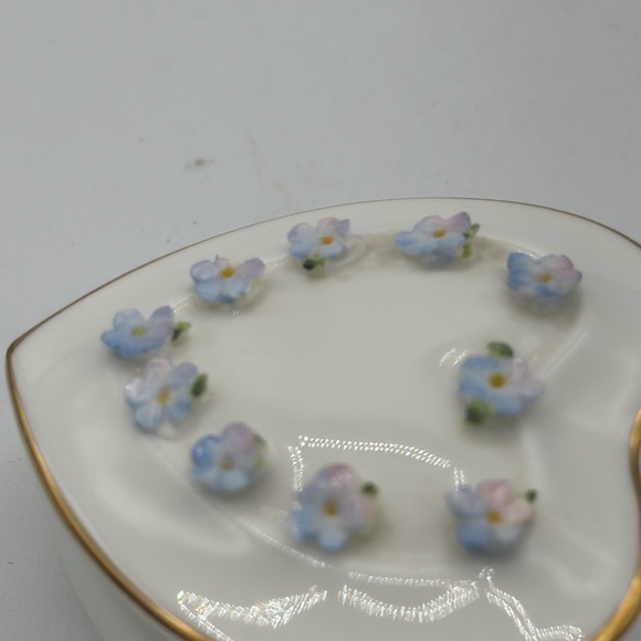 Coalport Bone China Heart Shaped Trinket Box - Picture 5 of 6